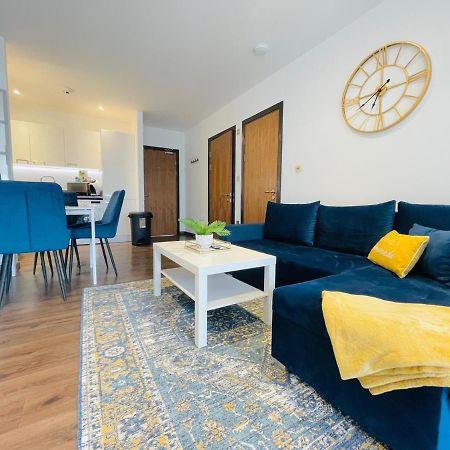 Park Street Apartment Luton By Hostaguest Экстерьер фото