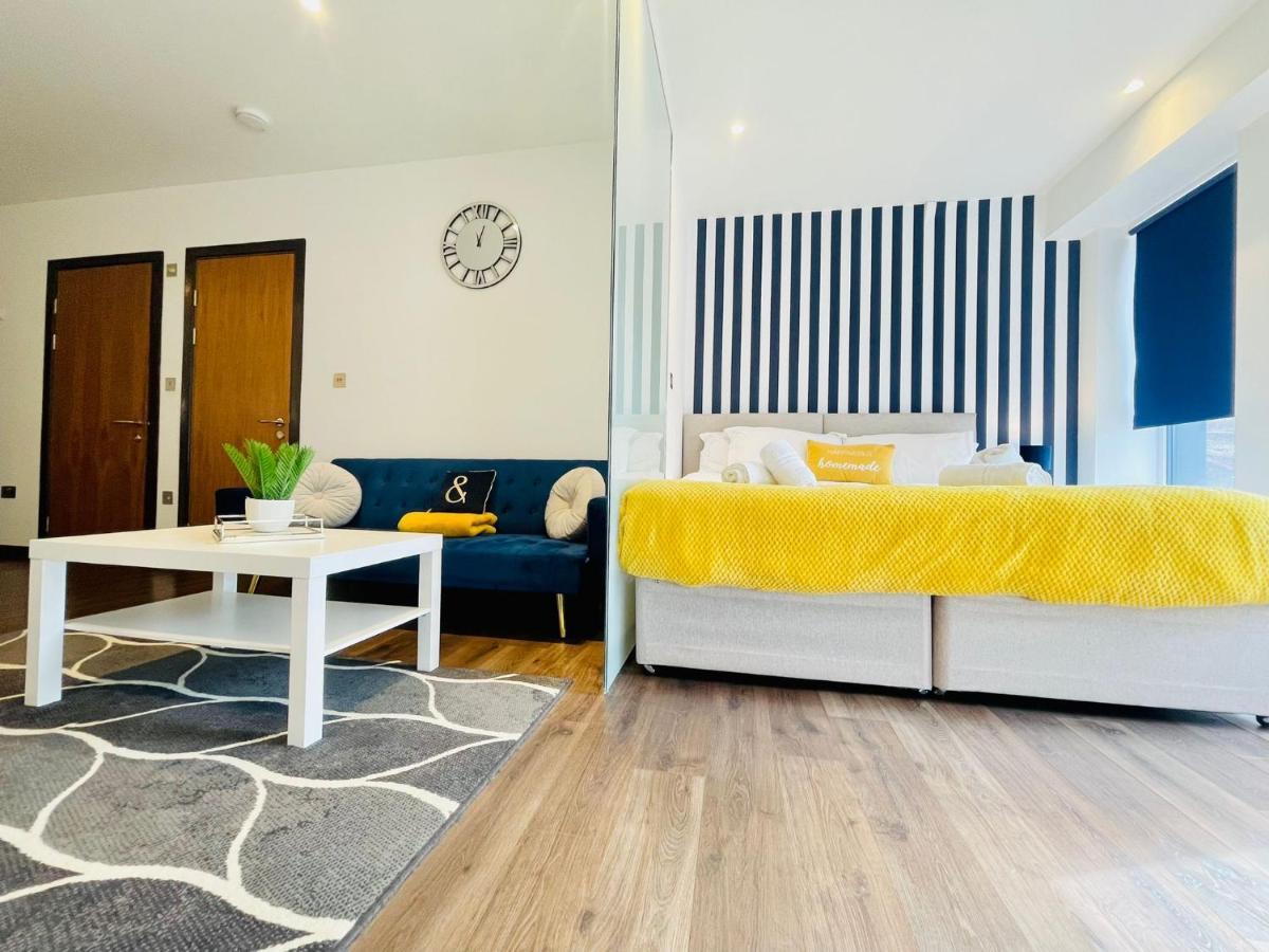 Park Street Apartment Luton By Hostaguest Экстерьер фото