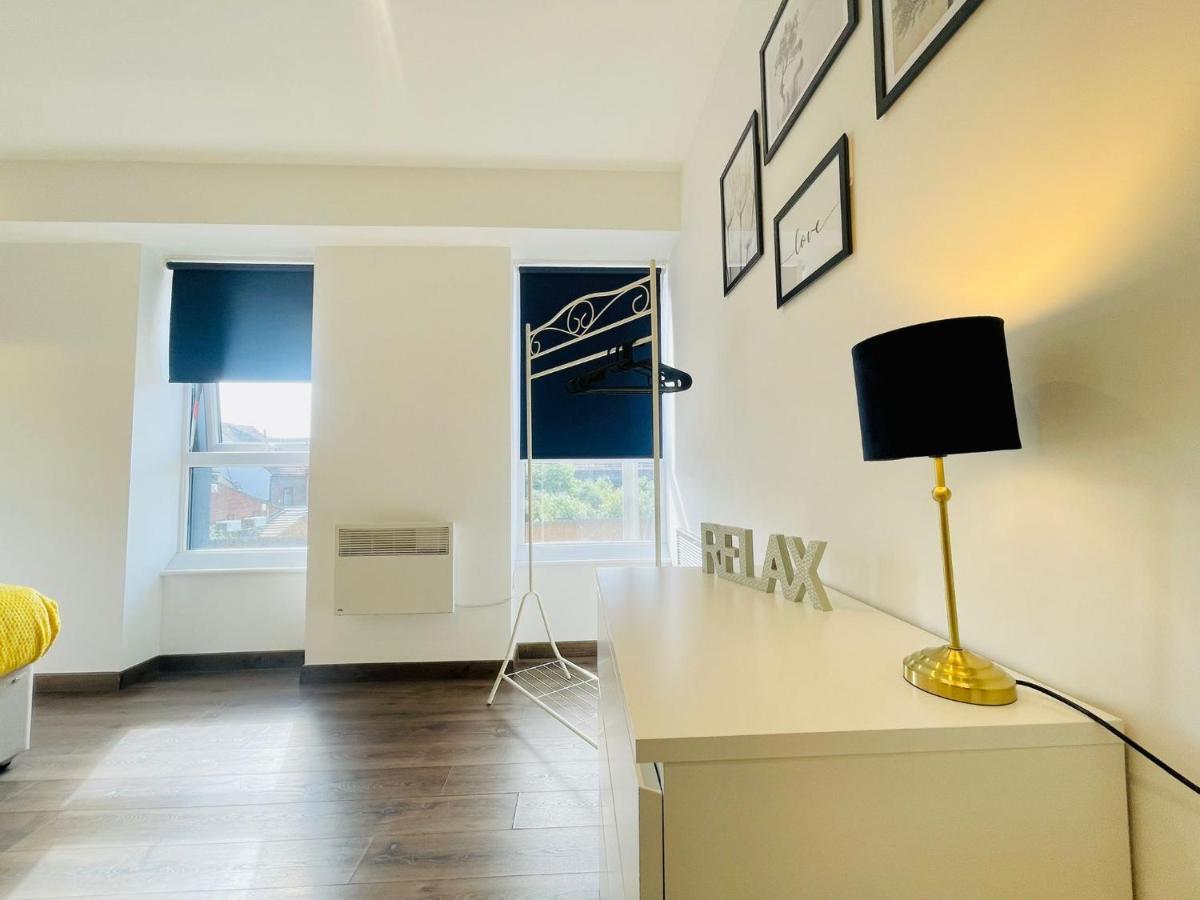 Park Street Apartment Luton By Hostaguest Экстерьер фото